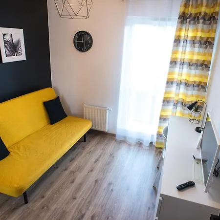 Aura Apartment *