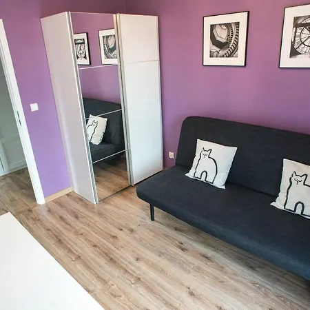 Aura Apartment *